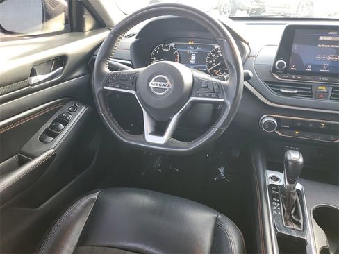 Used 2022 Nissan Altima 2.5 SR image 17