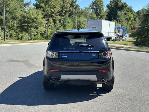 Used 2017 Land Rover Discovery Sport HSE Luxury image 6