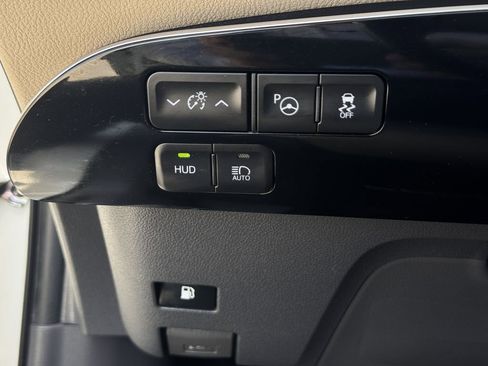 Used 2017 Toyota Prius Four w/ Advanced Technology Package image 22