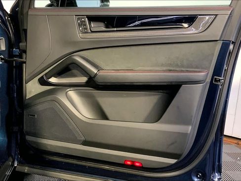 Used 2025 Porsche Cayenne GTS image 26