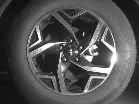 Used 2025 Kia Sportage LX image 14