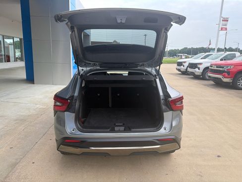 Used 2026 Chevrolet Trax ACTIV w/ Sunroof Package FWD image 6