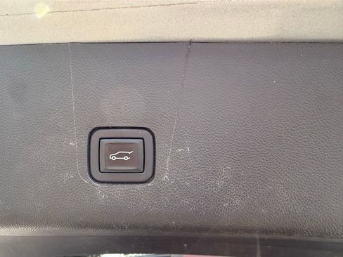 Used 2023 Chevrolet Traverse Premier w/ Redline Edition image 11