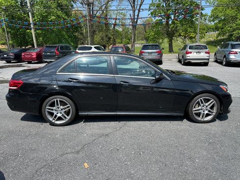 Used 2014 Mercedes-Benz E 550 4MATIC Sedan image 4
