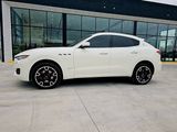 Used 2018 Maserati Levante GranLusso image 3
