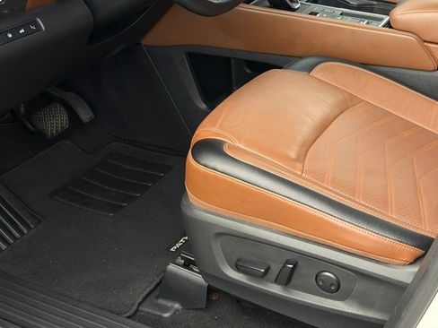 Certified 2024 Nissan Pathfinder Platinum w/ Cargo Package FWD image 13