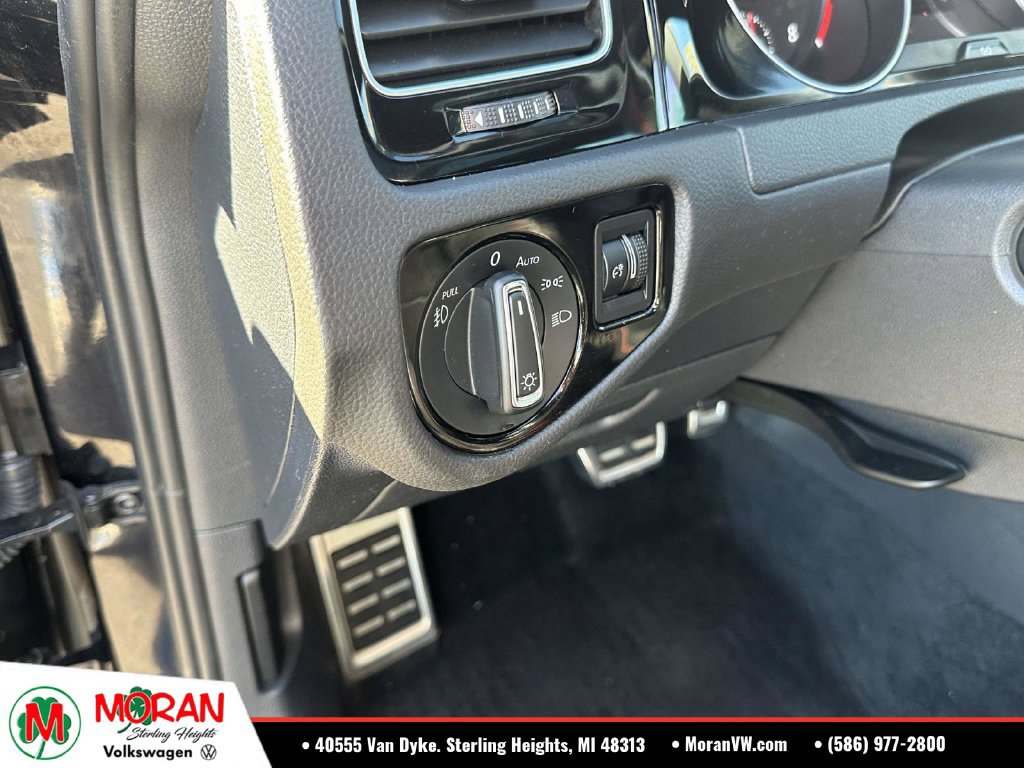 Used 2021 Volkswagen GTI SE FWD image 21