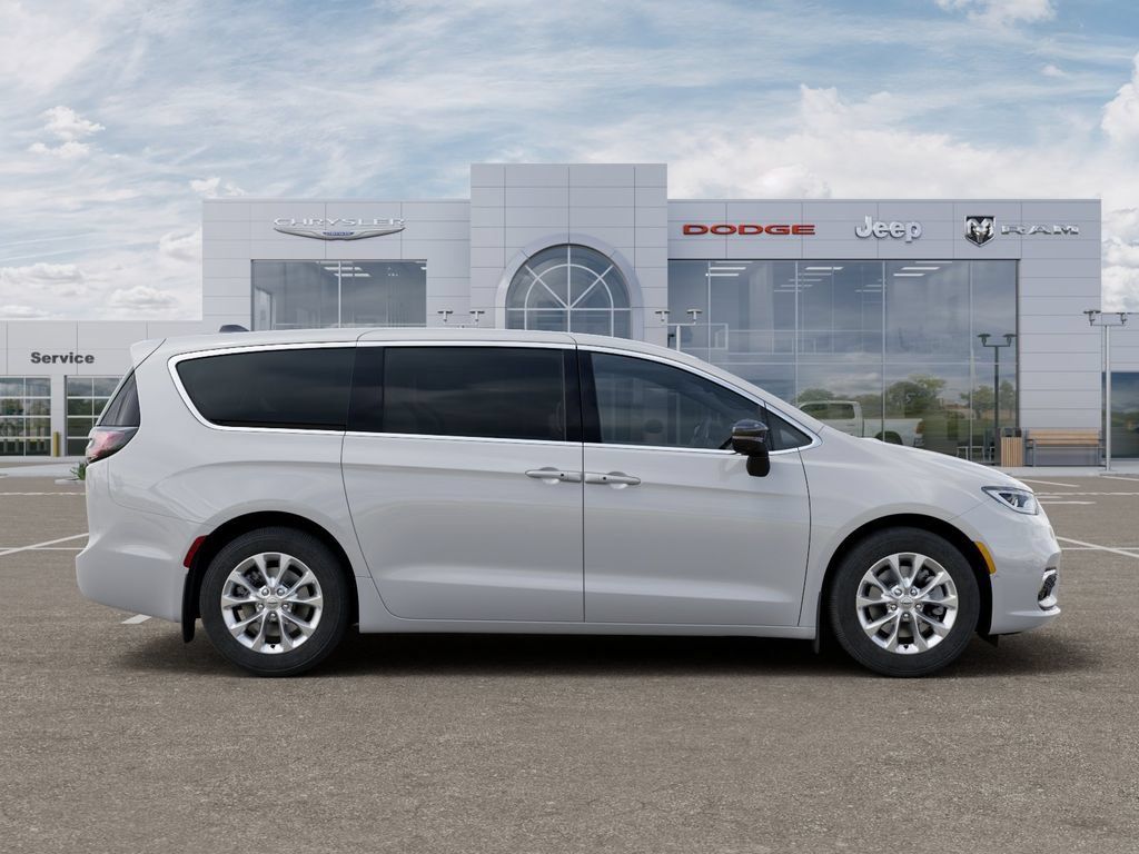 New 2026 Chrysler Pacifica Select AWD/4WD image 22