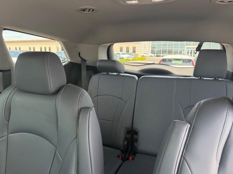 Used 2021 Buick Enclave Essence FWD image 9