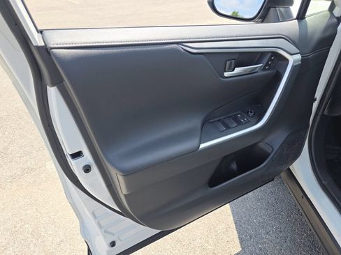 Used 2019 Toyota RAV4 Limited w/ Advanced Technology Package AWD/4WD image 18
