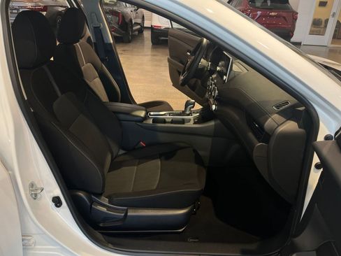 Used 2025 Nissan Sentra SV image 35