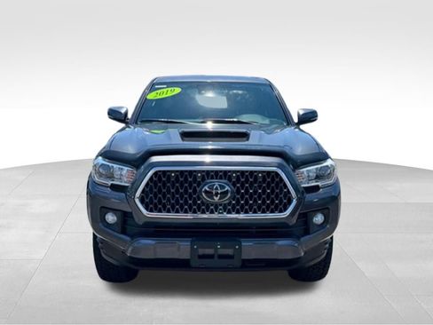 Used 2019 Toyota Tacoma TRD Sport AWD/4WD image 11