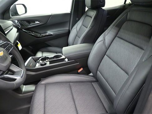 New 2026 Chevrolet Equinox LT w/ Convenience Package II image 12