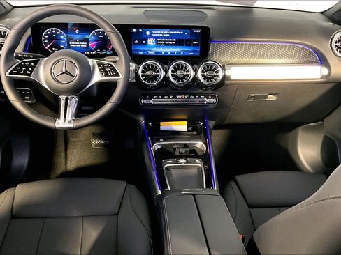 New 2026 Mercedes-Benz GLB 250 4MATIC image 7