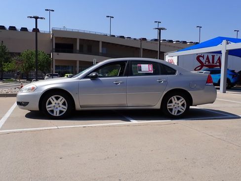 Used 2008 Chevrolet Impala LT FWD image 2