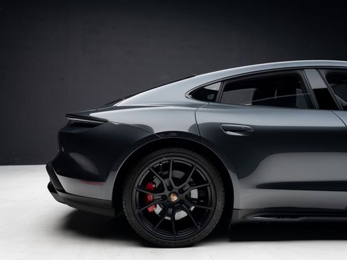 Used 2023 Porsche Taycan GTS image 33