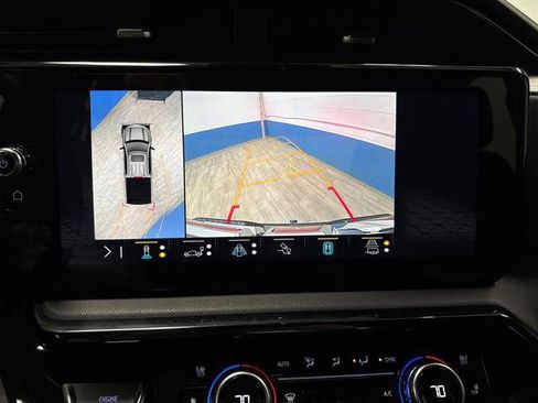 Used 2023 GMC Sierra 1500 AT4 image 10