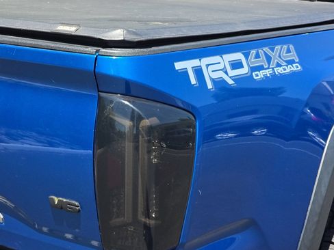 Used 2017 Toyota Tacoma TRD Off-Road w/ Tow Package (A/T) AWD/4WD image 27