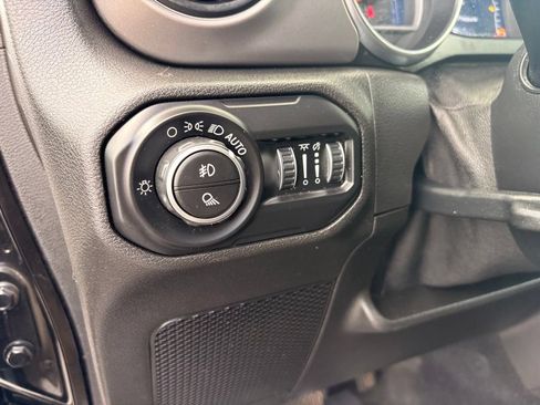Used 2020 Jeep Gladiator Sport w/ Quick Order Package 24S AWD/4WD image 13