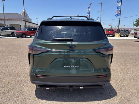 Used 2025 Toyota Sienna XLE Woodland Edition AWD/4WD image 3