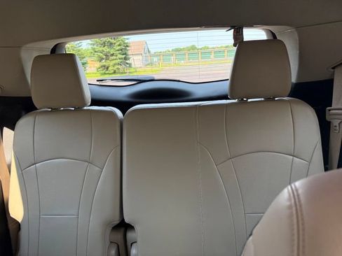 Used 2019 Buick Enclave Essence AWD/4WD image 8
