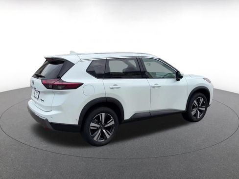 Used 2026 Nissan Rogue SL AWD/4WD image 12