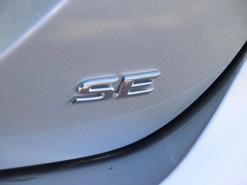 Certified 2019 Toyota Camry SE FWD image 10