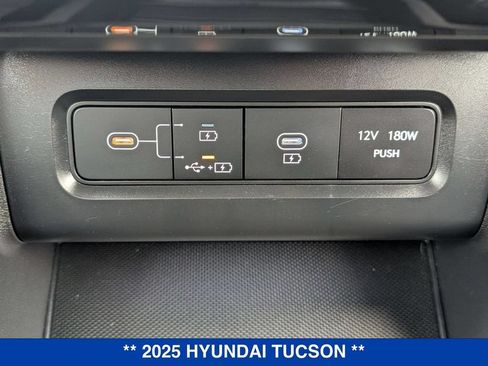 Used 2025 Hyundai Tucson Limited AWD/4WD image 28