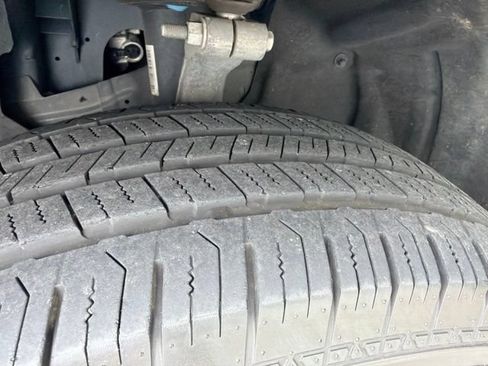 Used 2024 Jeep Grand Cherokee Laredo AWD/4WD image 26