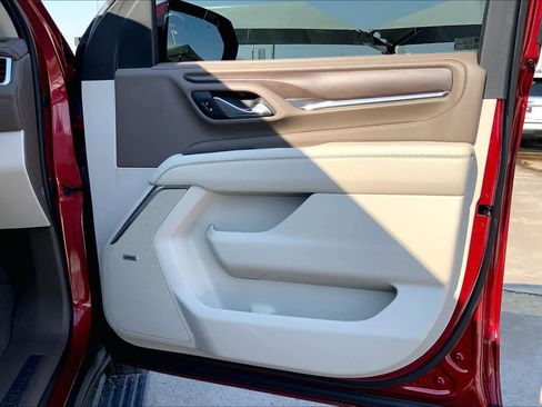 Used 2021 GMC Yukon Denali w/ Denali Premium Package image 22