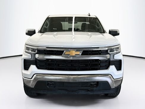 Used 2024 Chevrolet Silverado 1500 LT AWD/4WD image 2