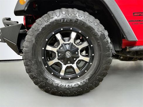 Used 2018 Jeep Wrangler Unlimited Sport S image 32