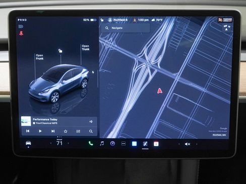 Used 2023 Tesla Model Y Long Range image 29