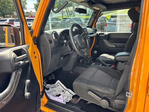 Used 2012 Jeep Wrangler Unlimited Sport AWD/4WD image 10