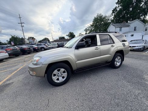 Used 2004 Toyota 4Runner SR5 AWD/4WD image 35