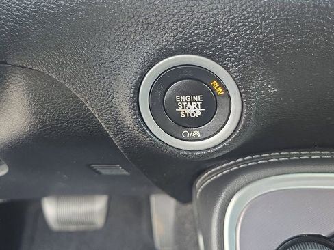 Used 2020 Dodge Challenger SXT image 22