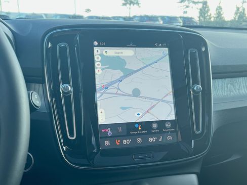 New 2026 Volvo XC40 B5 Plus w/ Protection Package Premier image 20