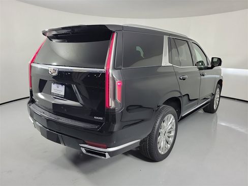 Certified 2022 Cadillac Escalade Premium Luxury w/ Performance Package image 4