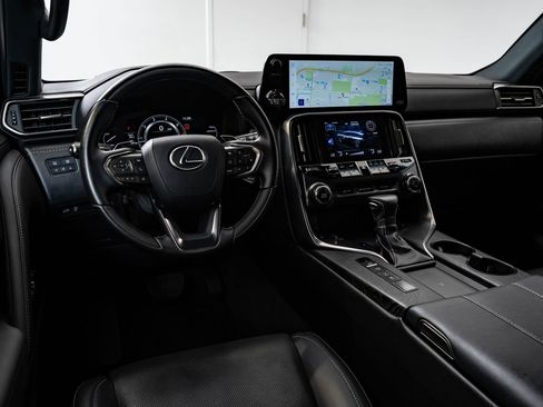 Used 2024 Lexus LX 600 4WD w/ Appearance Package image 4