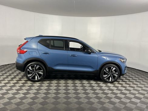 Used 2023 Volvo XC40 B5 Ultimate w/ Protection Package image 6