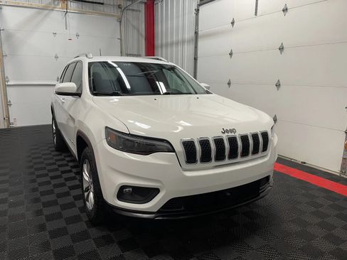 Used 2021 Jeep Cherokee Latitude Plus AWD/4WD image 6