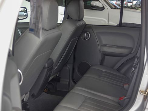 Used 2007 Jeep Liberty Limited image 18