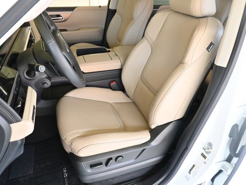 Used 2025 INFINITI QX80 Pure w/ Cargo Package image 17