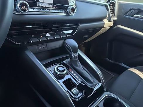 Used 2024 GMC Canyon Elevation w/ Convenience Package image 14