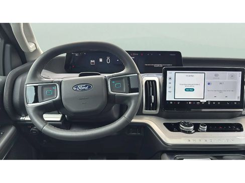Used 2025 Ford Expedition Active AWD/4WD image 15