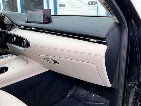 Certified 2025 Genesis GV70 2.5T Select w/ Select Package image 16