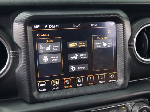 Used 2020 Jeep Wrangler Unlimited Sahara AWD/4WD image 25