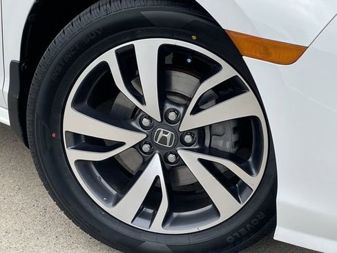Used 2023 Honda Odyssey Touring image 9