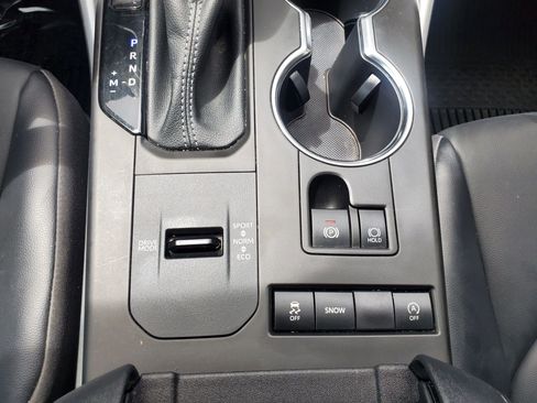 Used 2022 Toyota Highlander XLE FWD image 41