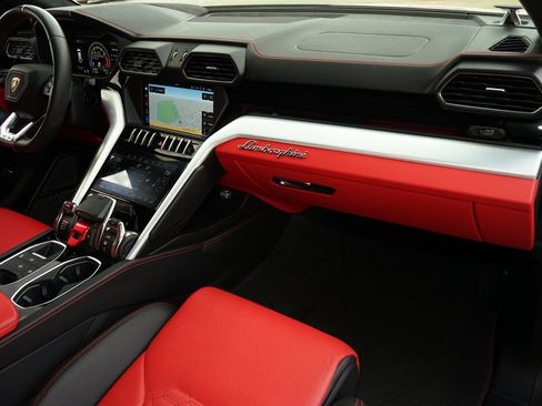 Used 2019 Lamborghini Urus image 11